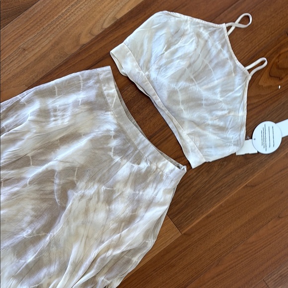Aakaa Cream Tie-Dye Skirt Set - Picture 5 of 14